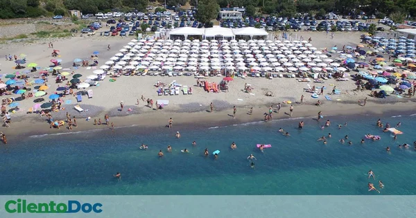 Immagine per I 10 Migliori Stabilimenti Balneari del Cilento Dove Portare Famiglia e Cani (Senza Spendere un Patrimonio)