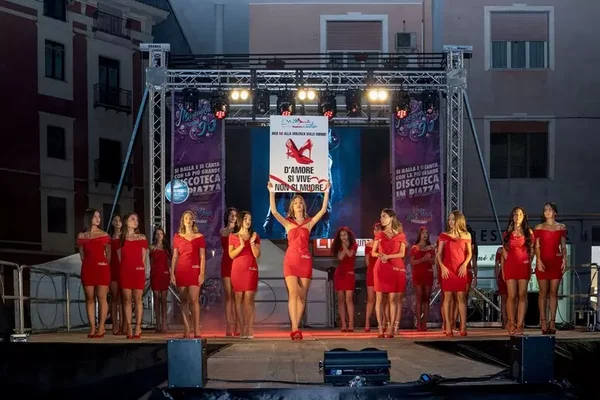 Immagine per Miss Sud 2025, a Roccadaspide la finale tra spettacolo, talenti e lotta alla violenza sulle donne