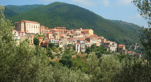 Immagine buongiorno mercoledì 13 agosto 2025 con detto cilentano autentico - Chi tène 'o pane nun tène 'e diente, chi tène 'e diente nun tène 'o pane - todaycilento