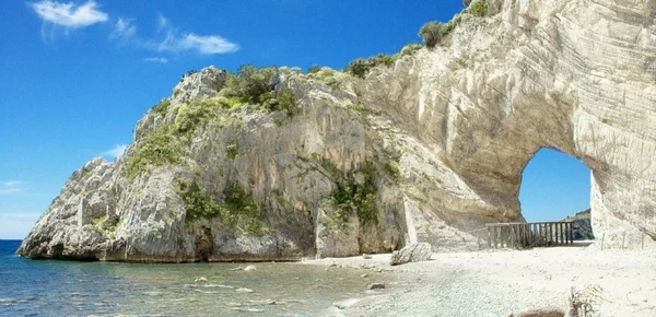 Spiaggia dell'Arco Naturale - Una delle spiagge più belle del Cilento, Palinuro