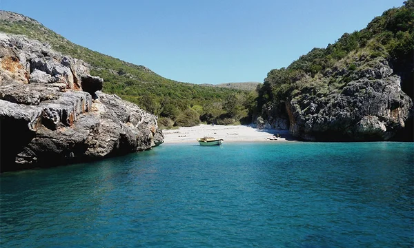 Cala Bianca - Una delle spiagge più belle del Cilento, Marina di Camerota